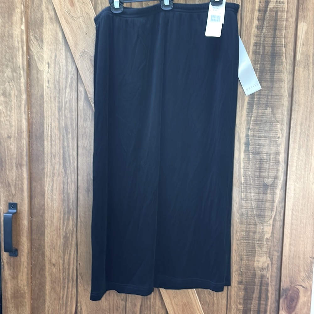 NWT fully lined black midi XL skirt by Christina Hope petite